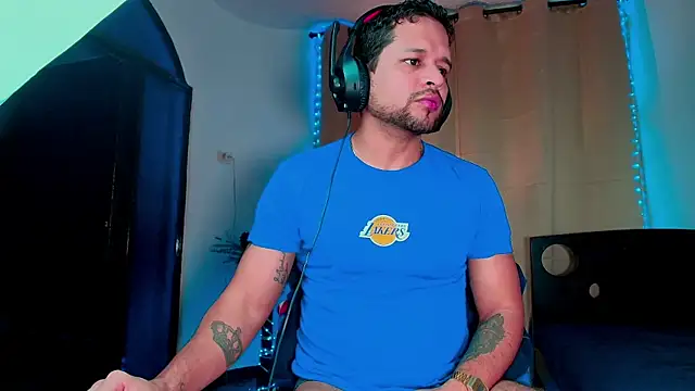 LucasGaeel online show from 11-25-25, 03:18