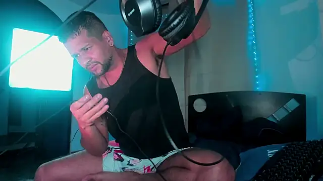 LucasGaeel online show from 10-03-25, 12:36