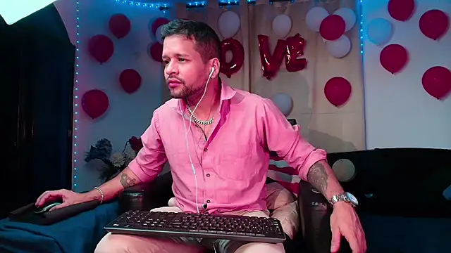 LucasGaeel online show from 02-15-26, 04:24