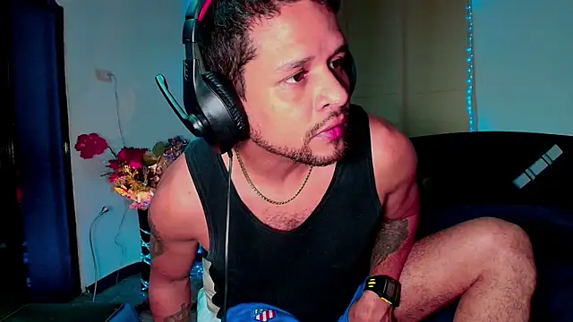 LucasGaeel online show from 11-18-25, 05:33