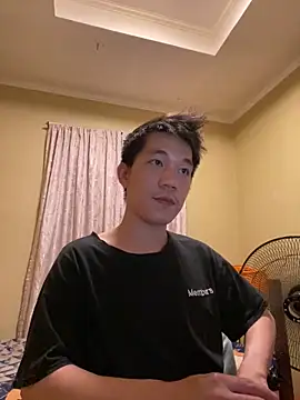 Snapshot of asian_guy_69 chatting on 09-24-25, 01:28 asian guy 69 online show from 09-24-25, 01:28