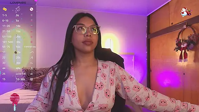 Snapshot of kloe28 chatting on 12-03-25, 04:13 kloe28 online show from 12-03-25, 04:13