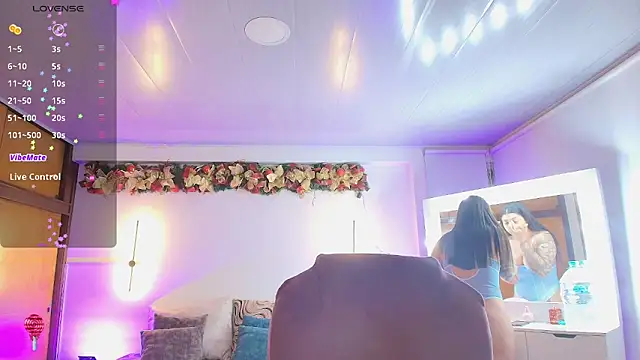 Snapshot of kloe28 chatting on 01-09-26, 03:35 kloe28 online show from 01-09-26, 03:35