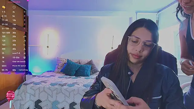 Snapshot of kloe28 chatting on 07-02-26, 03:23 kloe28 online show from 07-02-26, 03:23