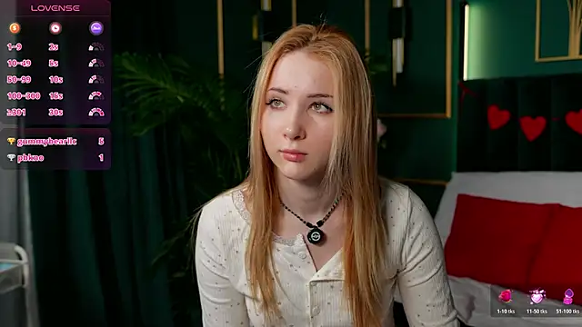 Snapshot of LiraKink chatting on 02-17-26, 04:43 LiraKink online show from 02-17-26, 04:43