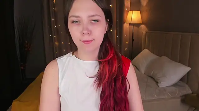 Monica  Queen online show from 11-14-25, 05:33