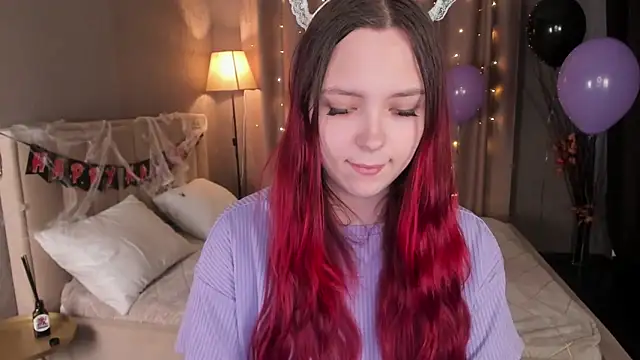 Monica  Queen online show from 10-27-25, 05:30