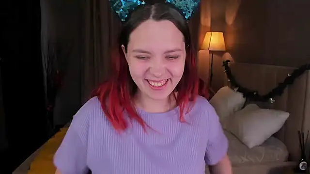 Monica  Queen online show from 11-30-25, 05:30