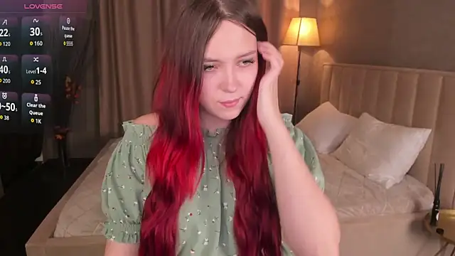 Monica  Queen online show from 10-20-25, 05:31