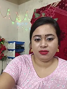 Snapshot of Love_Queen11 chatting on 05-10-26, 03:47 Love Queen11 online show from 05-10-26, 03:47