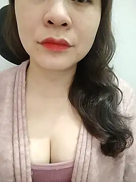 Snapshot of Girl_Shy2000 chatting on 02-11-26, 03:39 Girl Shy2000 online show from 02-11-26, 03:39