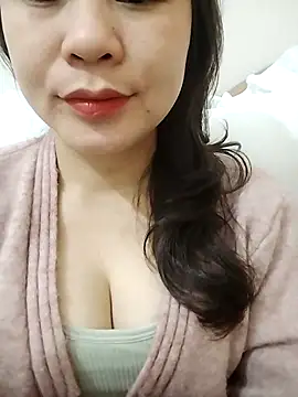 Snapshot of Girl_Shy2000 chatting on 02-10-26, 02:10 Girl Shy2000 online show from 02-10-26, 02:10