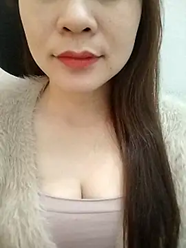 Snapshot of Girl_Shy2000 chatting on 12-18-25, 05:23 Girl Shy2000 online show from 12-18-25, 05:23