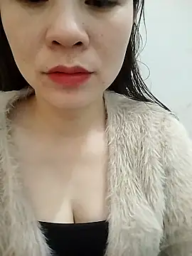 Snapshot of Girl_Shy2000 chatting on 12-17-25, 05:12 Girl Shy2000 online show from 12-17-25, 05:12