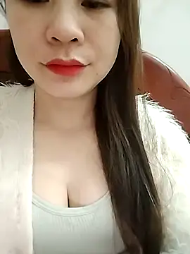 Snapshot of Girl_Shy2000 chatting on 12-18-25, 10:02 Girl Shy2000 online show from 12-18-25, 10:02