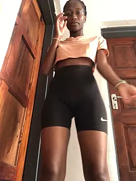 Snapshot of Caramel102004 chatting on 04-03-26, 10:43 Caramel102004 online show from 04-03-26, 10:43