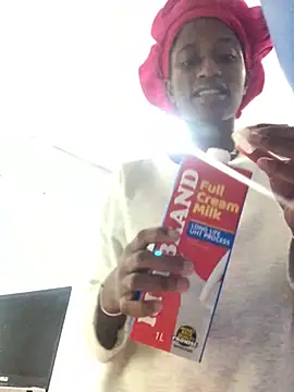 Snapshot of Caramel102004 chatting on 04-08-26, 12:06 Caramel102004 online show from 04-08-26, 12:06