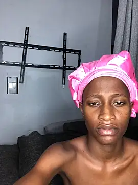 Snapshot of Caramel102004 chatting on 02-10-26, 11:26 Caramel102004 online show from 02-10-26, 11:26