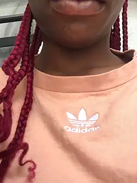 Snapshot of Caramel102004 chatting on 03-26-26, 12:25 Caramel102004 online show from 03-26-26, 12:25