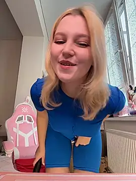 Snapshot of Crystal_Neko chatting on 11-20-25, 12:17 Crystal Neko online show from 11-20-25, 12:17