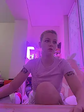 Snapshot of Crystal_Neko chatting on 02-01-26, 02:04 Crystal Neko online show from 02-01-26, 02:04