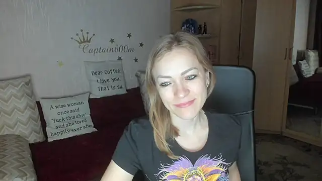 Snapshot of Tiffany_Bates chatting on 10-22-25, 03:28 Tiffany Bates online show from 10-22-25, 03:28