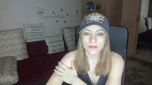 Snapshot of Tiffany_Bates chatting on 11-11-25, 03:23 Tiffany Bates online show from 11-11-25, 03:23