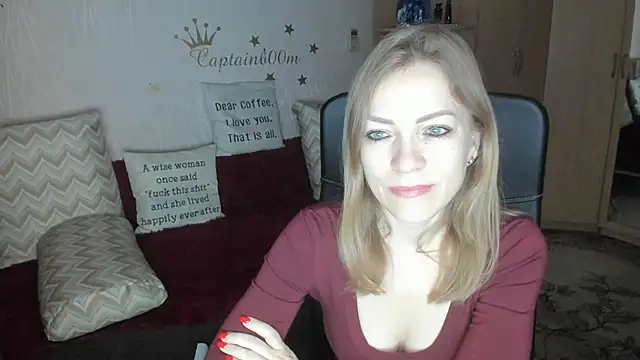 Snapshot of Tiffany_Bates chatting on 10-10-25, 03:07 Tiffany Bates online show from 10-10-25, 03:07