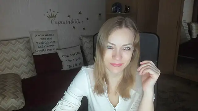 Snapshot of Tiffany_Bates chatting on 11-13-25, 03:10 Tiffany Bates online show from 11-13-25, 03:10