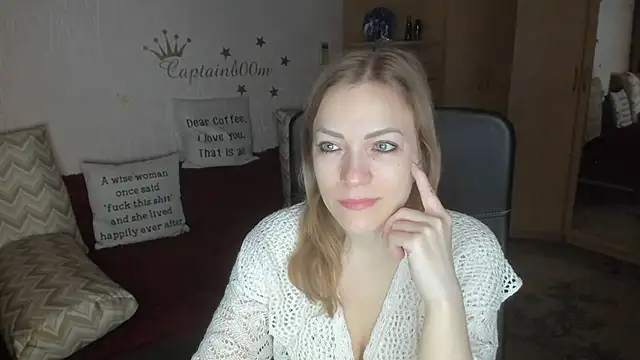 Snapshot of Tiffany_Bates chatting on 11-27-25, 03:29 Tiffany Bates online show from 11-27-25, 03:29