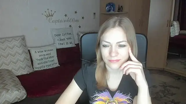 Snapshot of Tiffany_Bates chatting on 11-19-25, 03:39 Tiffany Bates online show from 11-19-25, 03:39