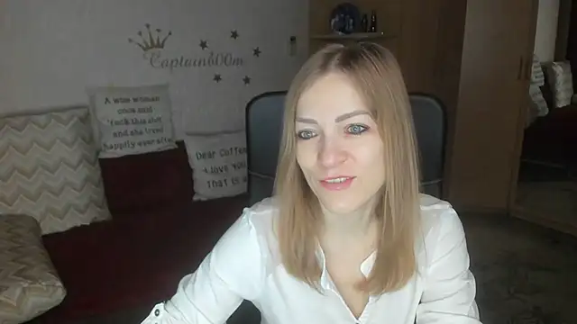 Snapshot of Tiffany_Bates chatting on 11-06-25, 03:21 Tiffany Bates online show from 11-06-25, 03:21