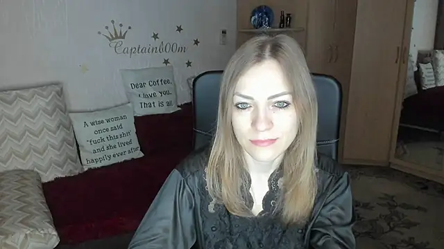 Snapshot of Tiffany_Bates chatting on 12-20-25, 03:42 Tiffany Bates online show from 12-20-25, 03:42