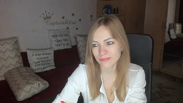 Snapshot of Tiffany_Bates chatting on 10-03-25, 03:09 Tiffany Bates online show from 10-03-25, 03:09