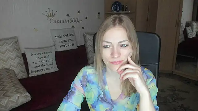 Snapshot of Tiffany_Bates chatting on 10-26-25, 03:40 Tiffany Bates online show from 10-26-25, 03:40