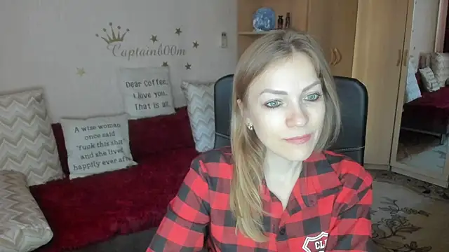 Snapshot of Tiffany_Bates chatting on 09-29-25, 09:49 Tiffany Bates online show from 09-29-25, 09:49