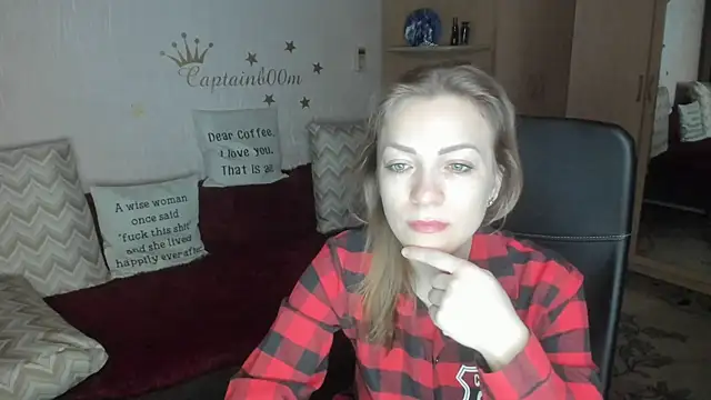 Snapshot of Tiffany_Bates chatting on 12-01-25, 04:02 Tiffany Bates online show from 12-01-25, 04:02