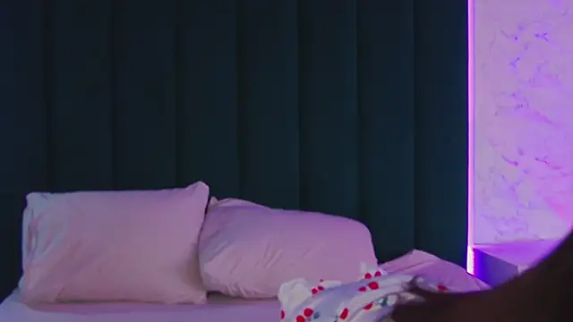 Luna Olsen online show from 03-08-26, 05:11