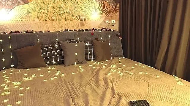 MilaYumi online show from 03-10-26, 09:46