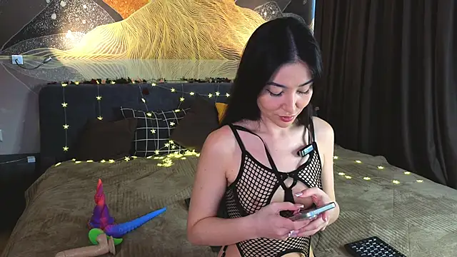 MilaYumi online show from 03-15-26, 10:00