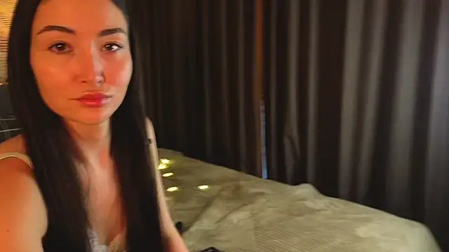 MilaYumi online show from 02-19-26, 06:43