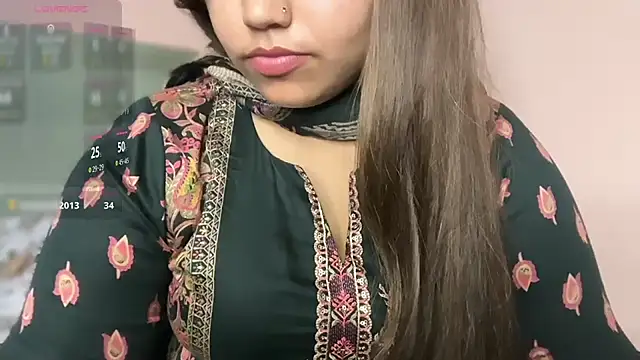 Snapshot of Miss_Rose__ chatting on 07-11-26, 05:46 Miss Rose online show from 07-11-26, 05:46