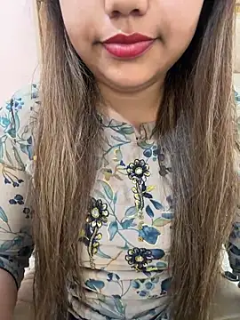 Snapshot of Miss_Rose__ chatting on 05-18-26, 08:30 Miss Rose online show from 05-18-26, 08:30