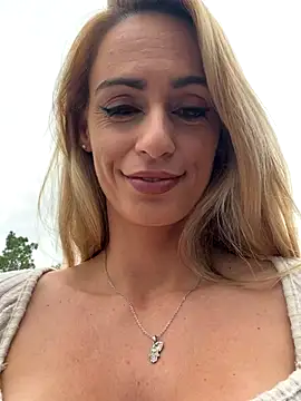 Snapshot of ericafontesx chatting on 10-23-25, 01:10 ericafontesx online show from 10-23-25, 01:10