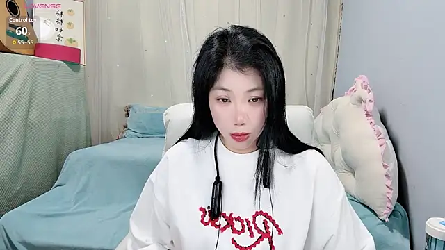 Snapshot of Huanhuan- chatting on 10-05-25, 05:42 Huanhuan- online show from 10-05-25, 05:42