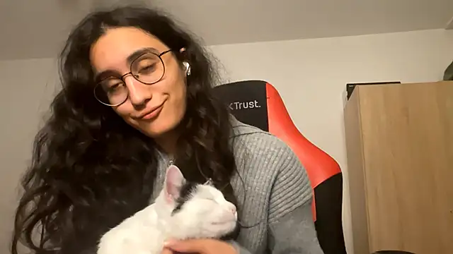 Snapshot of EvaJetty chatting on 11-04-25, 03:38 EvaJetty online show from 11-04-25, 03:38