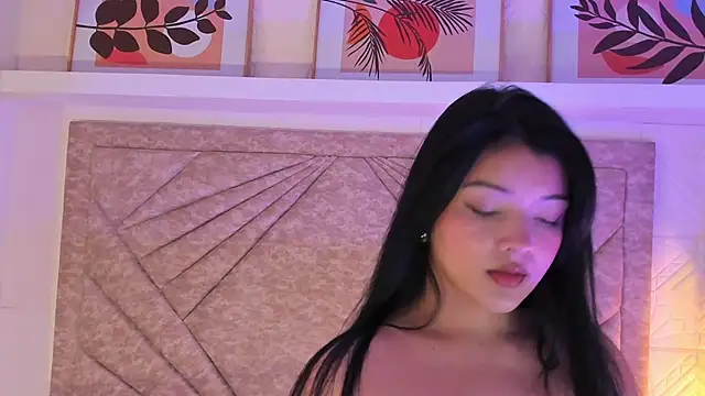 EmmaBlossom online show from 12-15-25, 12:33