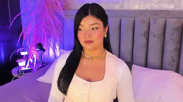 EmmaBlossom online show from 10-23-25, 07:34