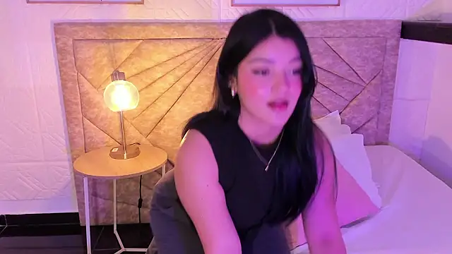 EmmaBlossom online show from 03-04-26, 01:52