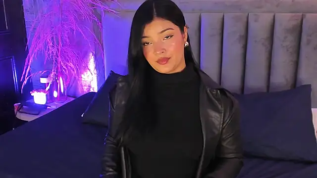 EmmaBlossom online show from 10-27-25, 07:04